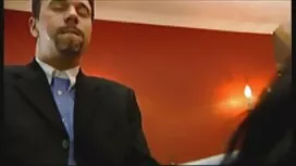 Cô gái tóc vàng xinh ...