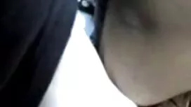 Yui ăn gà như một th ...
