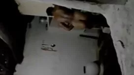 Hai người đàn ông vớ ...