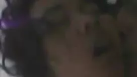 Cô gái tóc vàng đồng ...