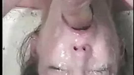 Đầu tiên trong phim  ...