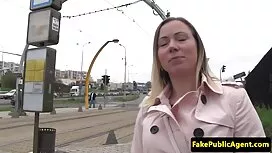 Sinh viên xem phimse ...